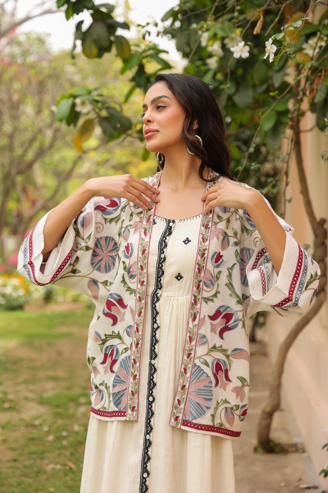 Women White Rayon Printed Embroidered Shrug