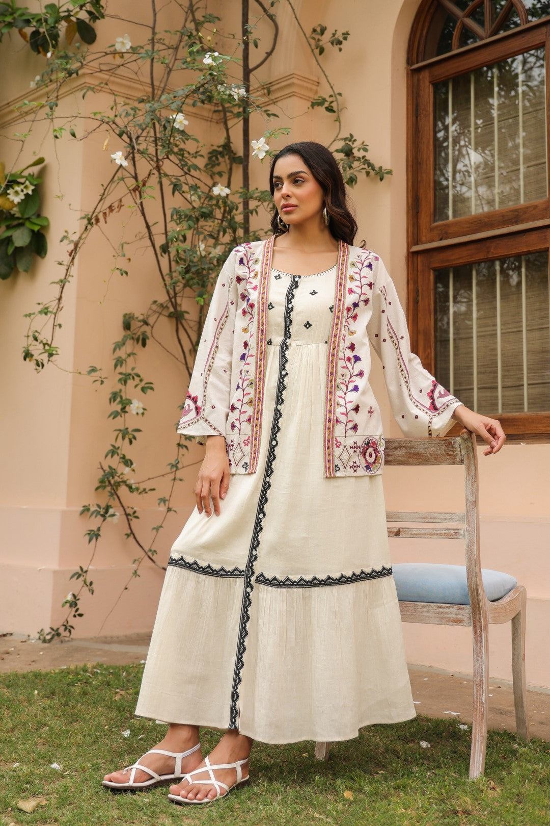 Women White Cotton Embroidered Shrug